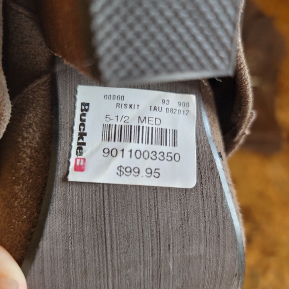 Boots - Picture 5 of 5